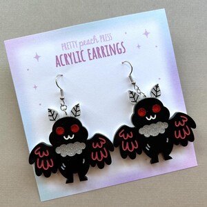 Pendientes acrílicos cortados con láser hechos a mano / Kawaii / Hombre polilla / Gran regalo