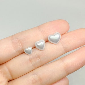 Brincos de piercing de coração de pérola de ouro maciço 14k, cartilagem de pérola em formato de coração, hélice, brincos de concha, piercings de pérola para uso diário