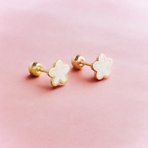 Piercing de oro macizo de 14 k con forma de flor pequeña, pendiente floral minimalista, pendiente para hélix, pendiente para trago, pendiente de caracola, pendiente con rosca de margarita, 20 g