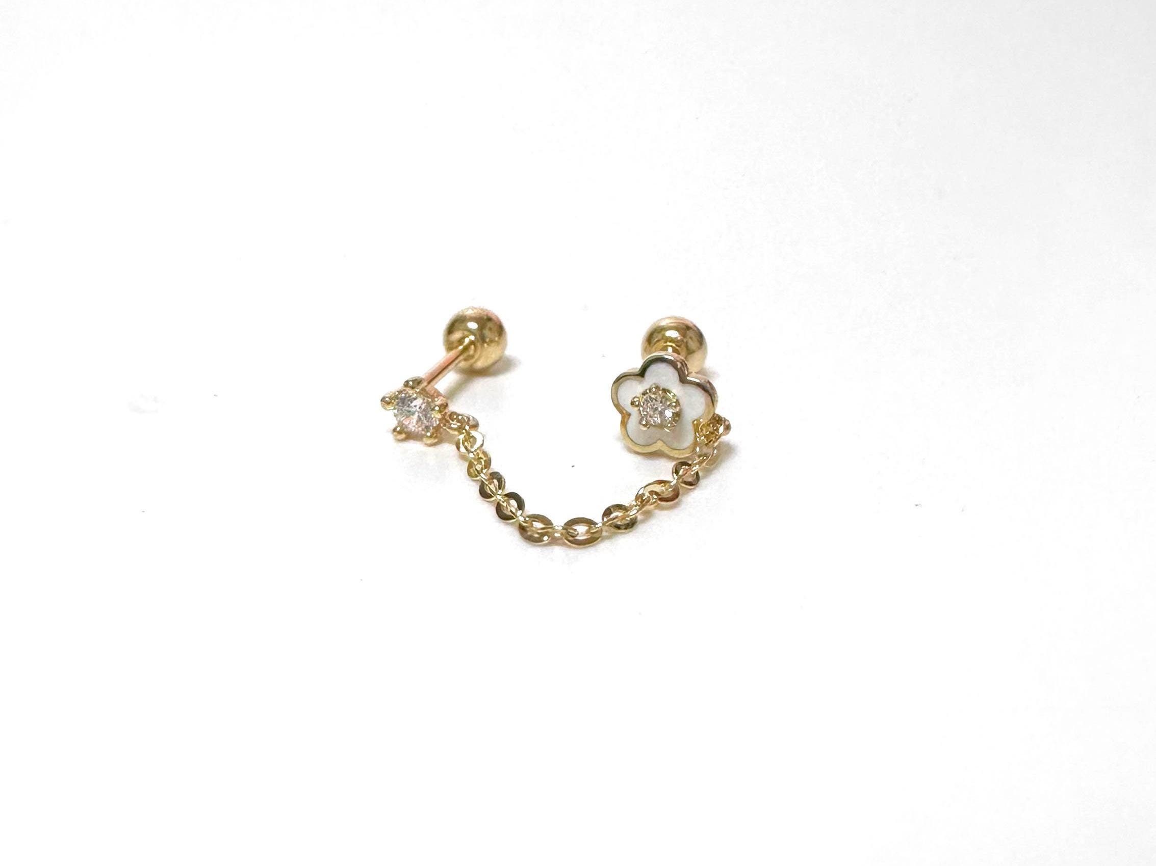 14K Solid Gold CZ Flower Chain Kolczyki Sztyfty, Kolczyki Piercingowe Z Zapięciem Śrubowym, Kolczyki Sztyfty Z Kwiatem Cz, Kolczyki Z Łańcuszkiem Zwisającym