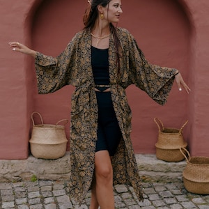 Silk Kimono with Pockets, Black Kimono Cardigan Long, Silk Pajama Tunic, Light Dressing Gown Vintage, Boho Beachwear Robe
