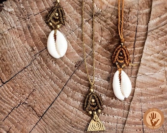 macrame necklace with Cowrie sea shell, nickelfree brass beads filigree