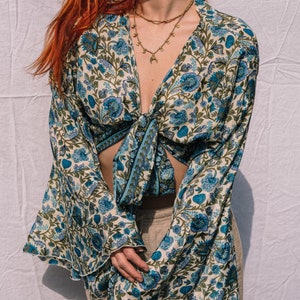 Boho Wrap Top Bell Sleeve Bolero, Recycled Silk Kimono, Festival Outfit, Flare Sleeve Top, Silk Wrap Blouse, Bell Sleeve Top, Boho Kimono zdjęcie 3