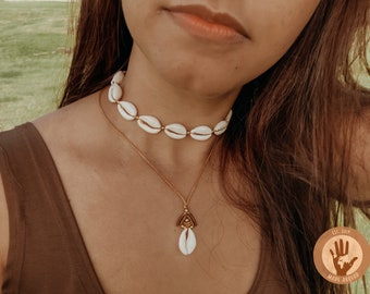 Shell necklace choker set, shell necklace, boho jewelry, kauri shell necklace set, macramé choker with shell