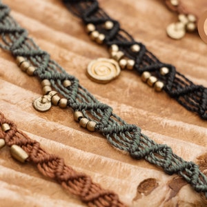 Collar con colgantes personalizables | Gargantilla boho india de macramé con dijes dorados