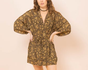 Vintage Seiden Kimono Kurz, Leichter Morgenmantel mit Hose, Schwarz Goldene Boho Robe, Strand Überwurf