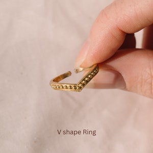 Anelli Boho con pietra regolabile, Anello Boho Set oro, Anello occhio di tigre, Anello lunare Anello in ottone con pietra, Anello con pietre preziose, Anelli regolabili V shape Ring