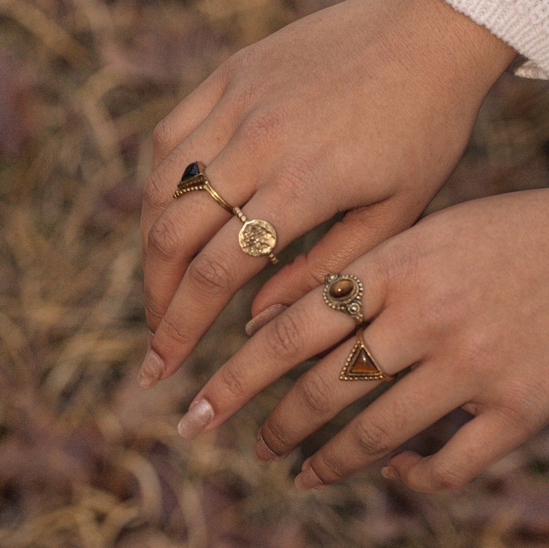 Boho Ring With Stone Vintage, Onyx Ring Adjustable, Tiger Eye Ring Triangle Gold, Ring With Stone Black, Brass Ring, Boho Rings Gold Set zdjęcie 1