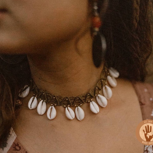 Muschelkette aus Makramee | Boho Choker mit Kauri Muscheln | Makramee Kette Muschel | Breiter Choker Beige | Muschelschmuck | Strandschmuck