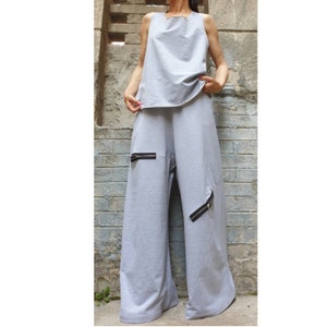 Light Grey Pants Set: Sleeveless Top, High Waist Zipper Pants