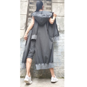 Conjunto de colete assimétrico de algodão e calça harem