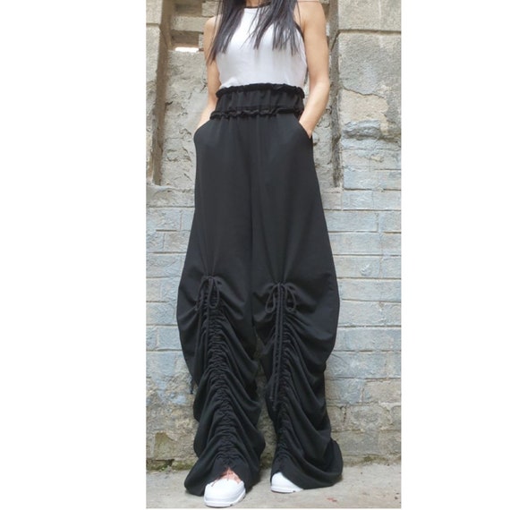 Black pants with pockets on the side outlet