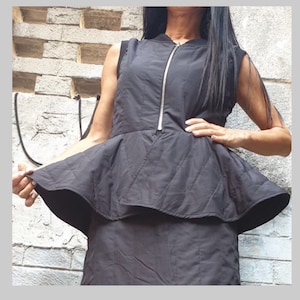 Extravagant Vest/Asymmetric Vest/Gothic Vest/Sleeveless Black Vest/Casual Comfortable  Vest/Zipper Short Vest/Outwear Black Vest/Party Vest