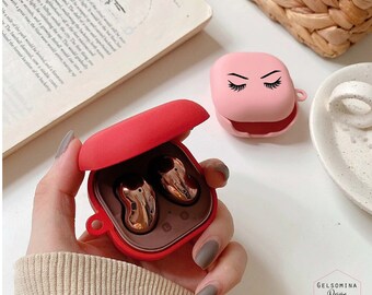 Galaxy Buds Live Thom Browneコラボ　レザーケースつき Video] Stand Out from the Crowd with the Galaxy Z Fold2 Thom