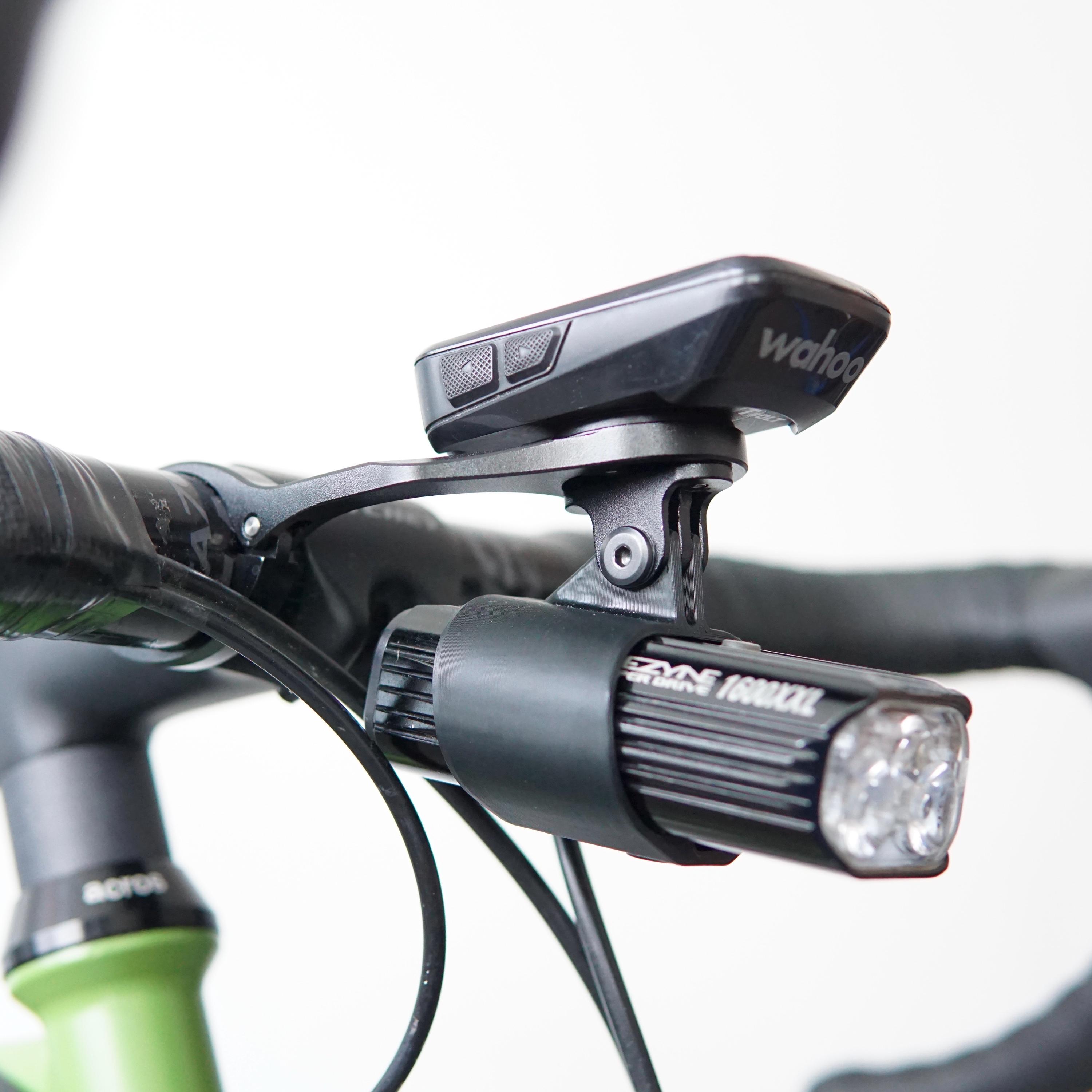 Support GoPro pour Lezyne Super Drive 1600 XXL | Fixation aérodynamique stable sous le guidon | Cockpit intégré | Support d'éclairage pour vélos de route et gravel - France