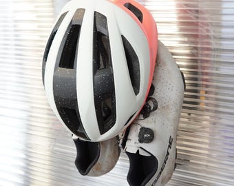 Magnetische Wandhalterung für Fahrradhelm und Fahrradschuhe | Garderobe für Fahrradkleidung | Geschenk für Radfahrer