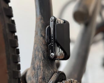 Mount for TOPEAK Mini PT30 multi-tool | Insert tool - Click & Ride | Mounts under bottle cage | Stable and robust
