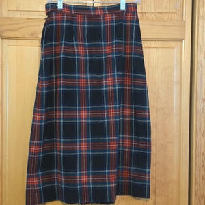 Gonna midi vintage Pendleton in lana a quadri scozzesi Royal Stewart rossi, anni '50/'60, USA