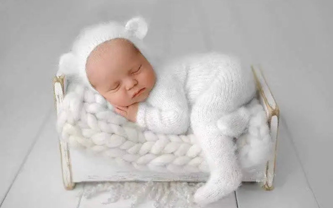 Newborn Photoshoot, Baby Photoshoot Props for Newborn, Festive