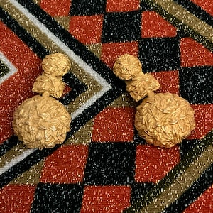 Karl Lagerfeld Earrings Topiary Gold Plated Vintage 1980s Leaves Clip On Dangle Signed Designer Textured Dimensional Statement Runway