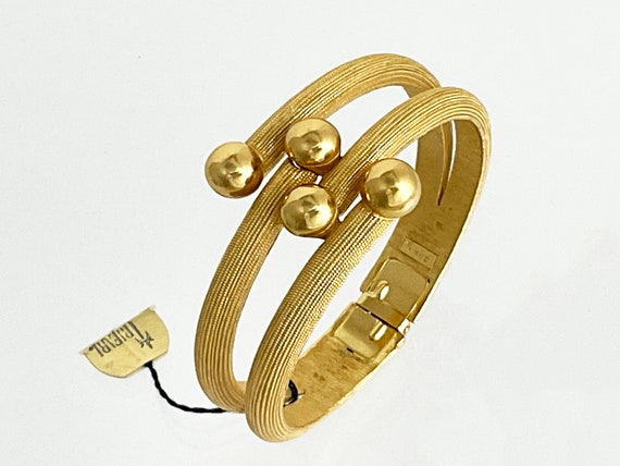 Vintage Bangle Bracelet Clamper Crown Trifari Gol… - image 4
