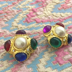 Statement Earrings Vintage 1980s Gold Plated Gripoix Bulgari Style Large Pearl Cabochons Rope Texture Bezel Set Rhinestones Clip On