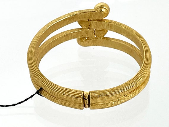 Vintage Bangle Bracelet Clamper Crown Trifari Gol… - image 10
