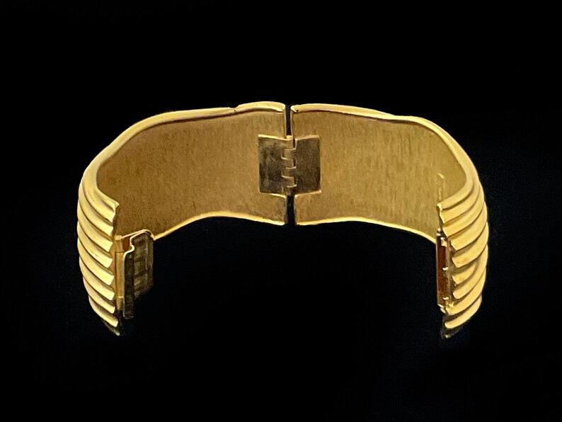 Vintage Cuff Bracelet Monet Modernist Wide Gold Plated Wavy Ridges Hinged Clamper Bangle Statement 1980s image 5