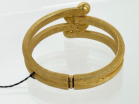 Vintage Bangle Bracelet Clamper Crown Trifari Gol… - image 9