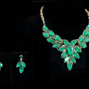Ketting Oorbellen Set Demi Parure Oscar de la Renta Emerald Swarovski Crystal Rhinestone Marquis Pear Chaton Gold Tone Designer Statement