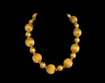 Napier Halskette Choker Kragen Signiert Vintage 1980er Jahre Gold Ton Große Strukturierte Perlen Perlen Chunky Statement Runway