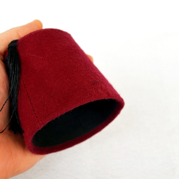 Mini Doctor Who Fez Hat Fezzes Are Cool - Cat Fez Eleventh Doctor Mini Fez -Cosplay Doctor Who Fan - 11. Doctor Fez For Cats, Doctor Who Fez