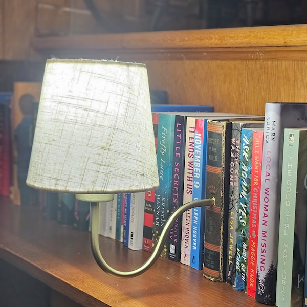 Vintage bookshelf book lamp - plug in bronze leather book lamp