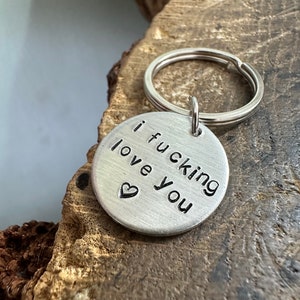 Porte-clés personnalisé estampé à la main en aluminium argenté I Fucking Love You