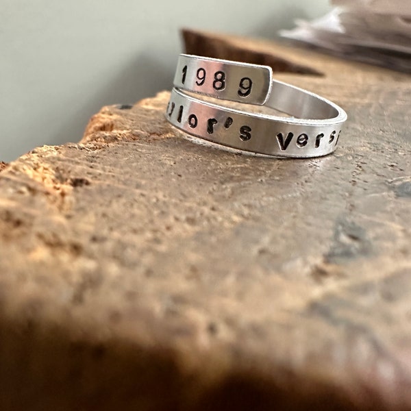 Hand Stamped Adjustable Wrap Ring Jewellery Eras Custom Date 1989 1945 Name Taylor Lilly Version Unique Friend Gift Fan Love Swift delivery