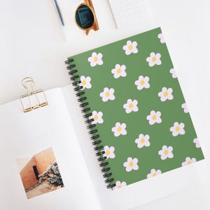 Floral Green Notebook - Ideal for Journaling, School Notes, Gift for Students, Nature Lovers, Eco-Friendly Diary