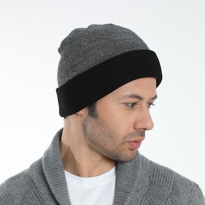 Dunkelgraue schwarze Beanie-Kappe, Acryl-Wende-Unisex-Mütze, Hatsquare-Winter-Mütze, doppellagige Skull-Kappe, Winter-Strickmütze
