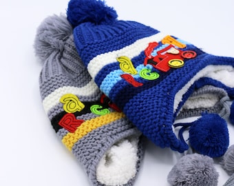 AUF SALE - Blau und Grau gestrickte Baby-Säuglings-Mütze, Kleinkind Bommel-Mütze, gehäkelte Kleinkind-Zug-Mütze, Baby-Jungen und Mädchen-Mütze, Ohrenklappen-Mütze, Winter