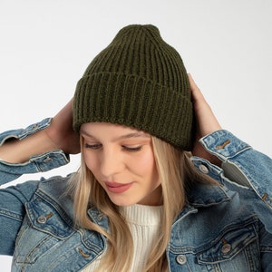 Dark Green Seamless Beanie Cap, Acrylic Unisex Beanie, Hatsquare Winter Beanie, Man Skull Cap, Cuffed Knit Beanie, Women Super Soft Beanie