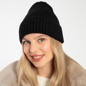 Schwarze nahtlose Mütze, Unisex Wolle Mütze, gerippte Wintermütze, Hutquadratmann Schädelmütze, Manschetten Strickmütze, Frauen Super weiche Mütze