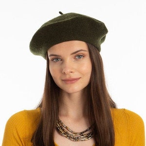 Green French Beret , Painters Hat, Women Felt Beret, Women Winter Hat, Christmas Gift, Gift for Her