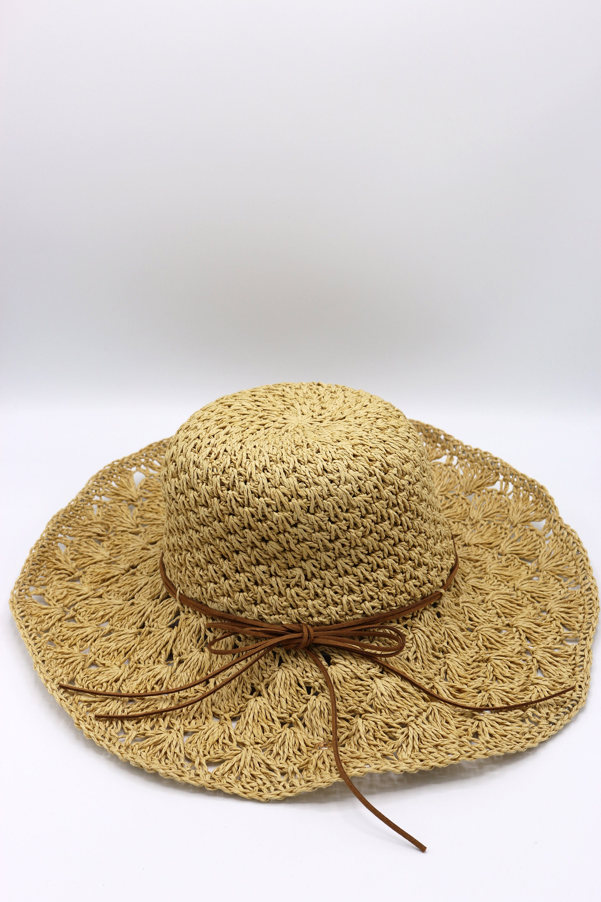 Trendy Women Summer Lace Bow Straw Hats Beach Wide Brim Flat Sun Cap Trendy Women Summer Lace Bow Straw Hats Beach Wide Brim Flat Sun Cap