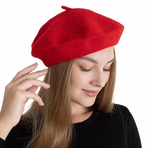 Red French Beret , Painters Hat, Women Felt Beret, Women Winter Hat, Christmas Gift, Gift for Her, Hatsquare winter beanie