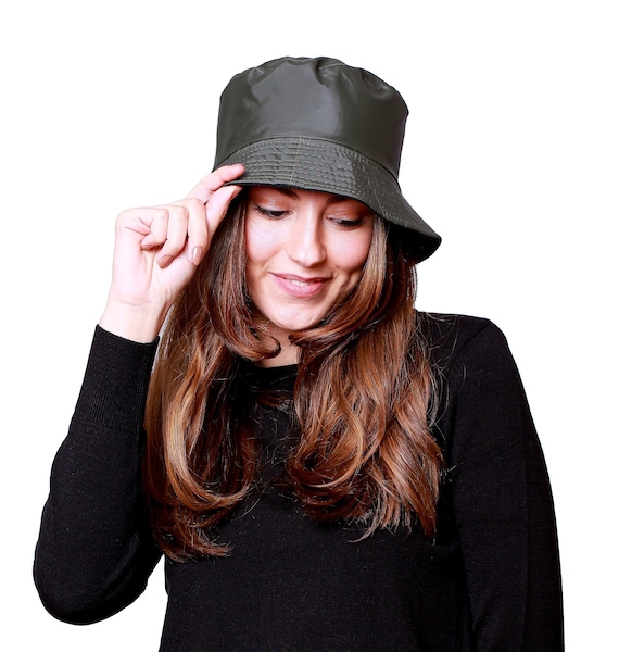 Green Water Resistant Women Bucket Hat, Fleece Lined Bucket Hat