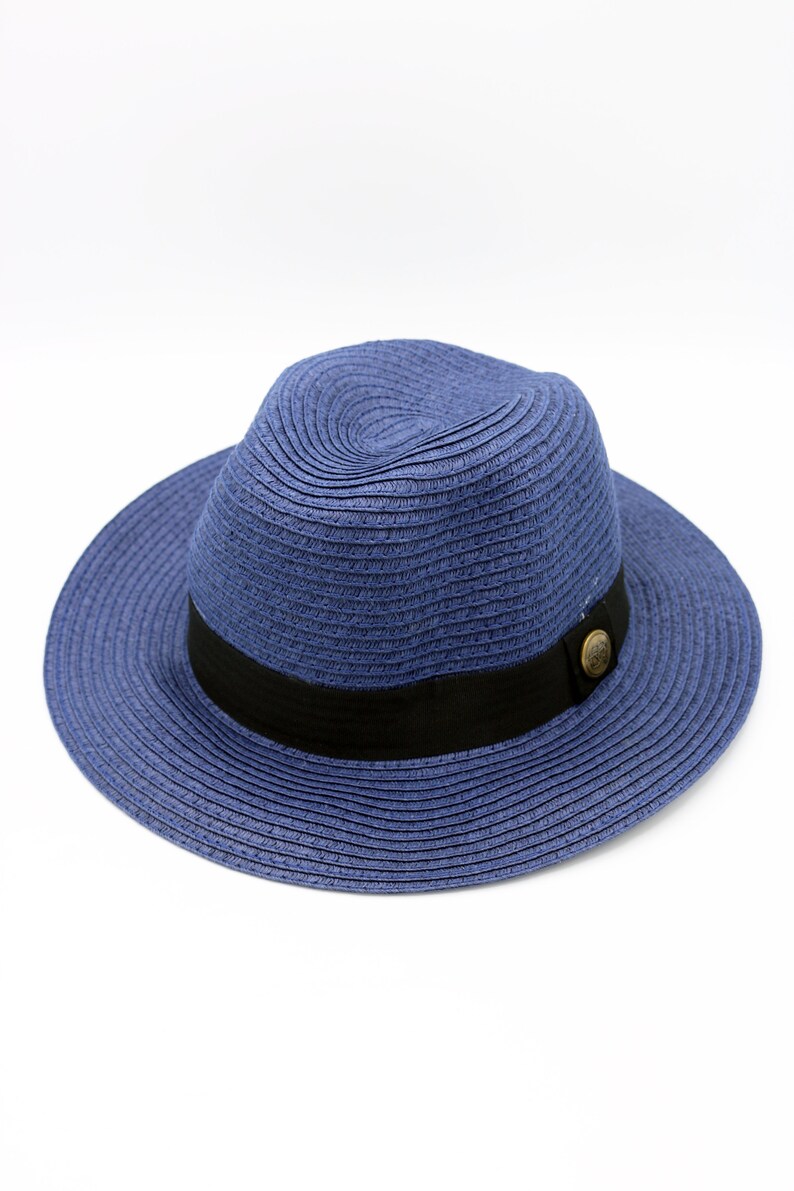 a blue straw hat