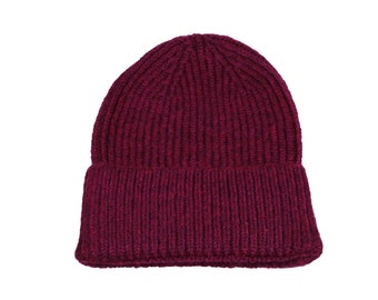 Gorro de lana acanalado sin costuras color ciruela, gorro unisex de lana, gorro de invierno hecho a mano, gorro de calavera para hombre, gorro de punto con puños, gorro supersuave para mujer