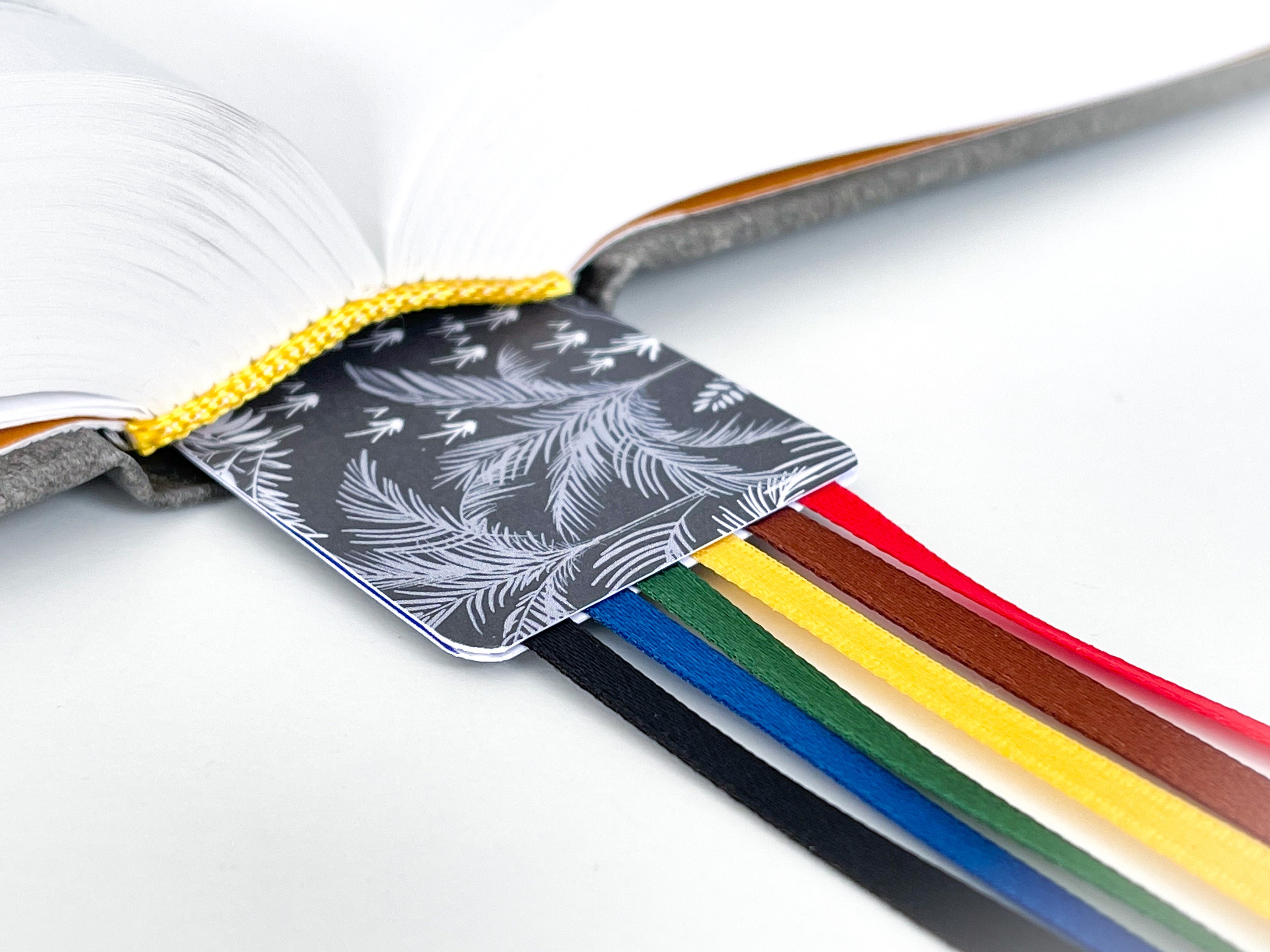 Bible Ribbon Bookmarks | Bible Indexes | Colors mark and separate the books of the Bible | Find Bible verses quickly
