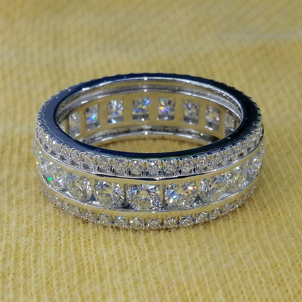 Anillo de compromiso: anillo de boda de eternidad de corte redondo Moissanite de 3 mm, anillo chapado en oro blanco de 18 quilates