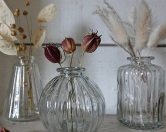 Decorative Vintage Style Glass Bud Vases for Fresh & Dried Flowers in the Home