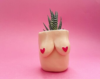 The ‘GRACE’ Hand Crafted boob pot